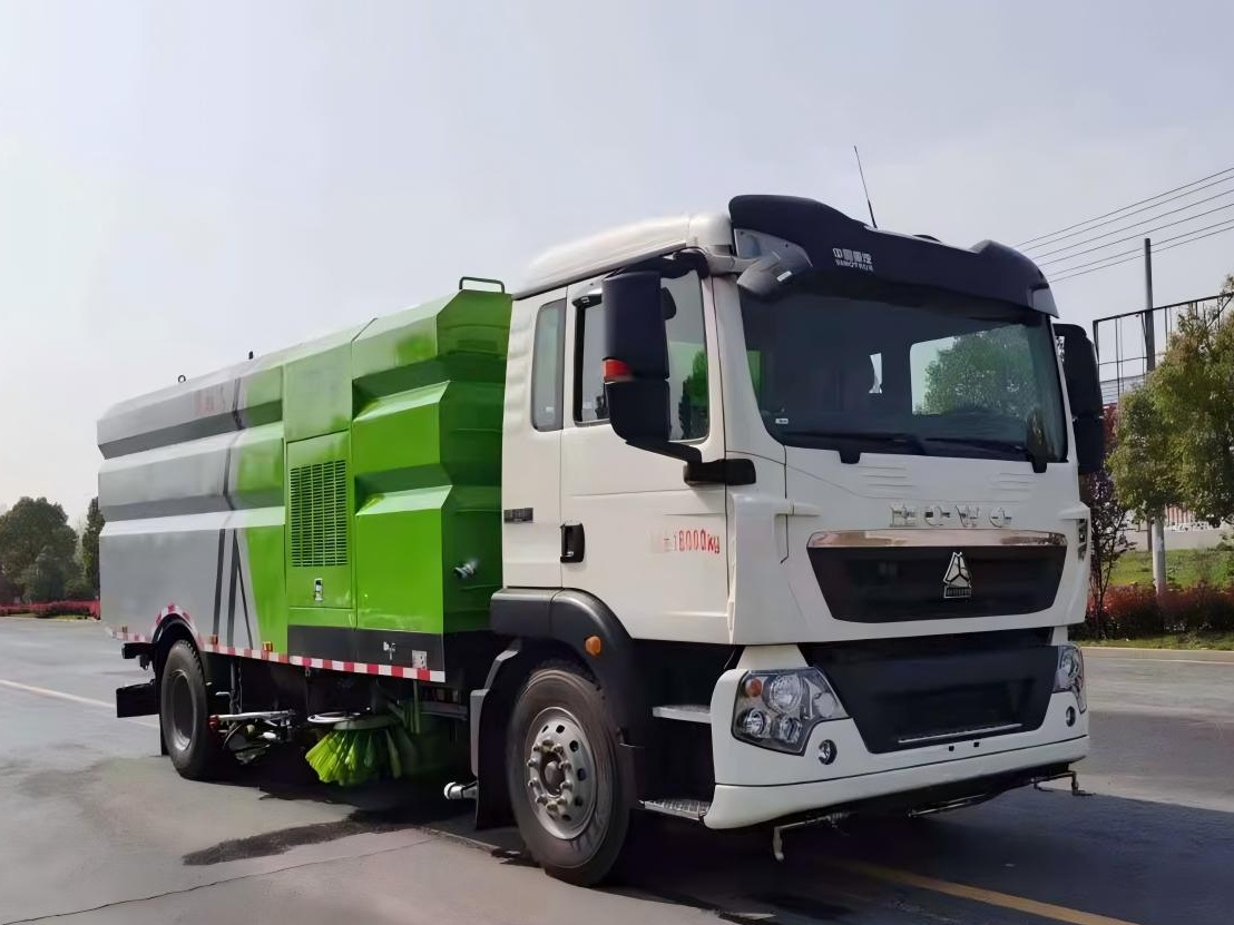 16-Cubic-Meter Sweeper-Washer Truck 3