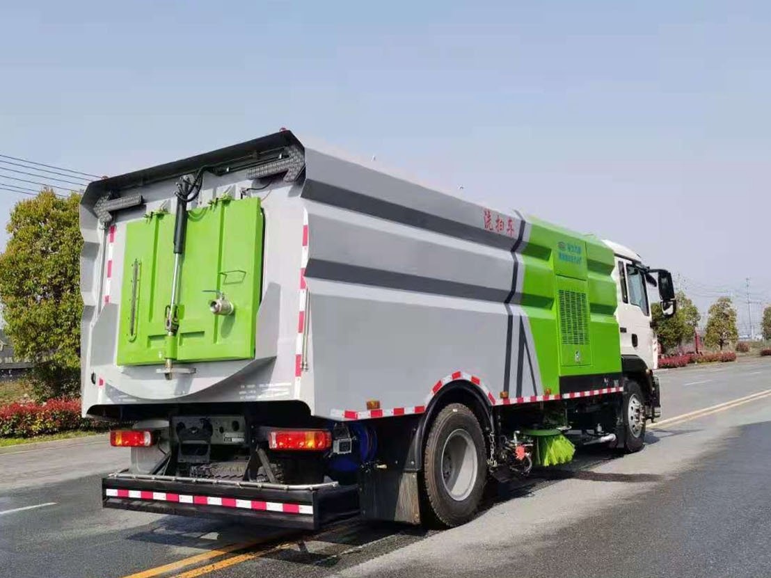 16-Cubic-Meter Sweeper-Washer Truck 4