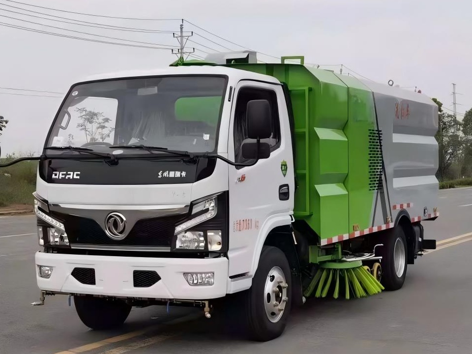 5.5-Cubic-Meter Washing and Sweeping Truck