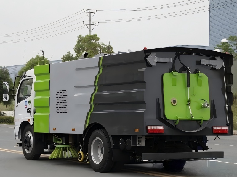  QSW5120TXS6 Washing and Sweeping Vehicle 2